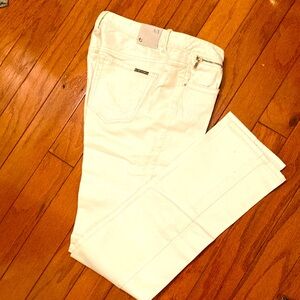 Armani Exchange women jeans. Front Diamond stud button and zipper closure